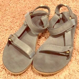 The cutest tevas